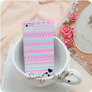 Iphone 5 Case, Pink Heart And Dots Print Plastic..